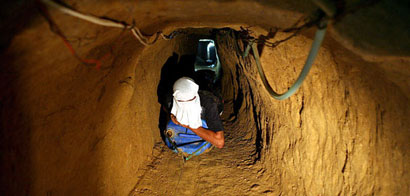 Les tunnels ravitaillent la bande de Gaza assiégée (VIDEO)