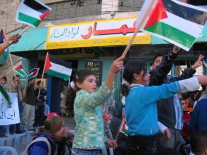 A Tel-Rumeida, les riverains se rassemblent contre l'Occupation