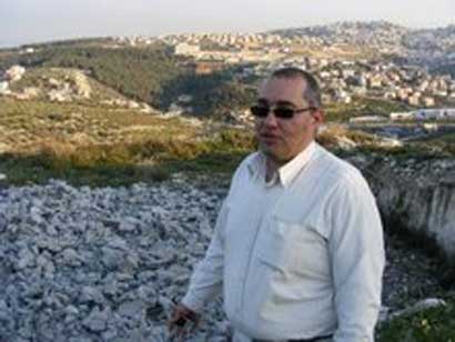 Un citoyen de Oum Al Fahm a détruit sa maison lui même de peur de payer les frais élevés des bulldozers et des geôles israéliennes.