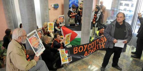 9 février 2013 - Lancement dynamique et réussi de la campagne internationale contre les sociétés agricoles israéliennes