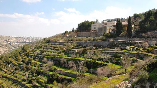 'Israël' coupe en deux la vallée de Crémisan