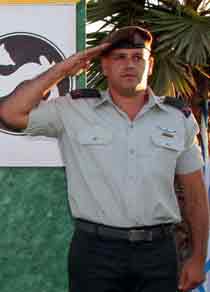 Ni un officier, ni un gentleman