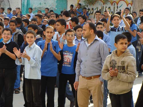 « Ensemble pour dessiner un sourire sur le visage de nos enfants » - Un bel exemple de solidarité active entre Grande Synthe (France, Nord) et Khan Younis (Palestine, Bande de Gaza)