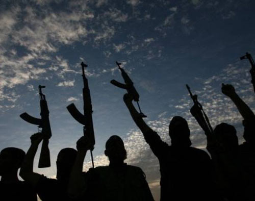 La violence et la non-violence pour les Arabes : l'Homme blanc qui juge