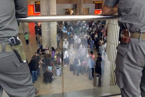 La colonie se barricade