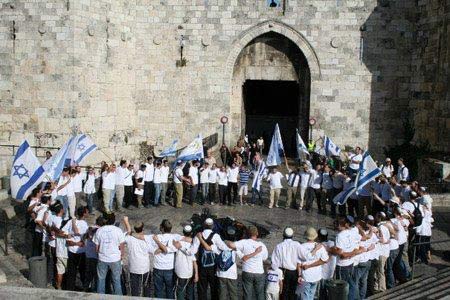 Des colons extrémistes profanent la mosquée d'el-Aqsa sous la protection de la police de l'occupant