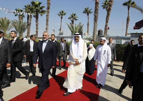 L’émir du Qatar à Gaza : Le Hamas l’accueille, seul
