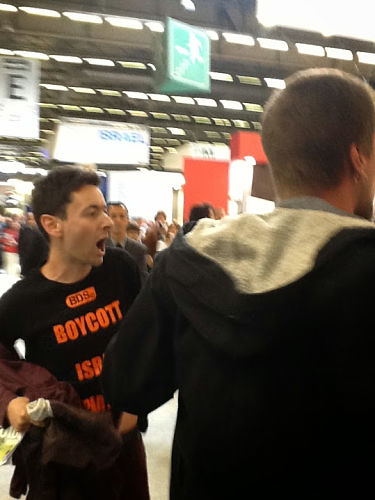 SALON EUROSATORY : ISRAEL DEHORS !