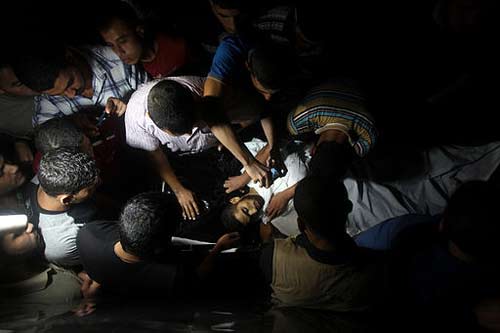 MàJ ISM 19h : Les autorités d'occupation ont ouvert le passage d'Erez (au nord de Gaza) pour permettre aux étrangers de quitter la Bande de Gaza. C'est exactement la même procédure qui a précédé le lancement de l'opération Plomb Fondu