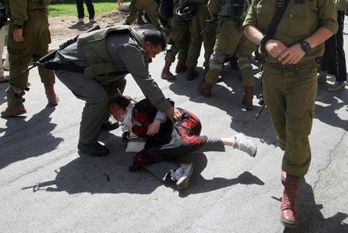 Marche des femmes à Al-Khalil : la démence israélienne dans toute sa brutalité