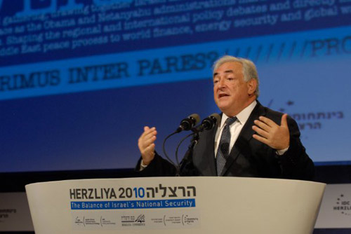 Un membre du FPLP fustige la participation arabe à une conférence israélienne
