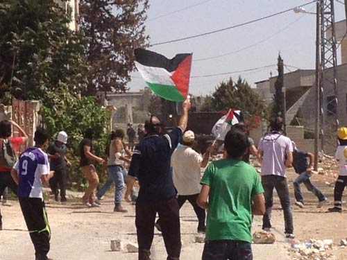 Kufr Qaddoum sous les rafales de gaz lacrymogène, vendredi 13 septembre (vidéo)