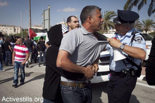 Des activistes bloquent l'entrée de la colonie illégale Ma'ale Adumim