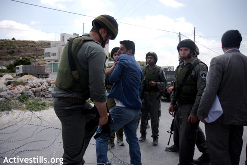 5 Palestiniens arrêtés pendant une manifestation en voitures contre l'apartheid (vidéo)