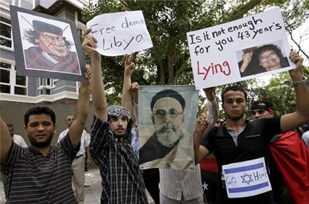 Un vent de liberté à Benghazi, Tripoli sous la vengeance du dictateur sanguinaire