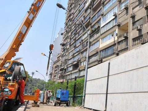 Une barrière de 3m sur 70 pour sécuriser l'ambassade israélienne au Caire