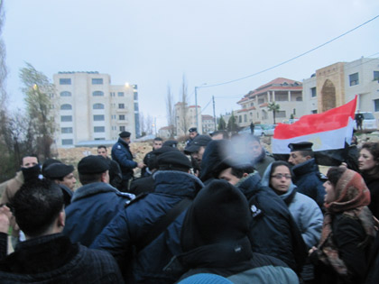 Ramallah : pour la 2ème fois, l''autorité' palestinienne empêche une manifestation de solidarité avec l'Egypte