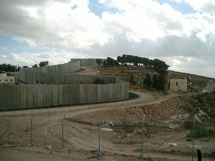 Obama vit dans une bulle d’ignorance : il veut trouver une solution pour la Palestine, lui, au moment même où Israël est en train de la détruire ?