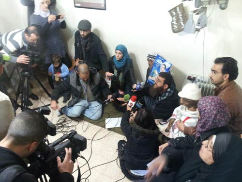 Le groupe 'Palestiniens pour la Dignité' condamne vigoureusement la fermeture des locaux du Comité international de la Croix-Rouge (CICR) à Ramallah et exige le soutien à la détermination des prisonniers en grève de la faim
