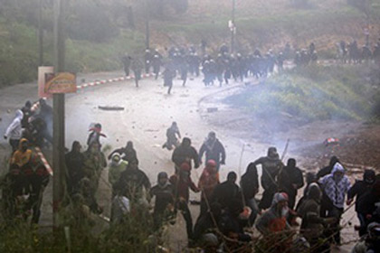 Affrontements entre les citoyens d’Um Al-Faham et la police israélienne qui escorte la marche d’extrême-droite