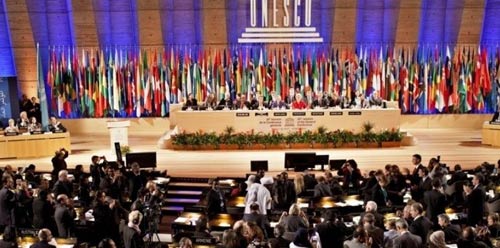 Le drapeau palestinien au siège social de l'Organisation Éducative, Scientifique et Culturelle des Nations Unies (UNESCO) à Paris