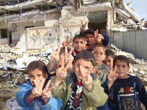 Israël détruit Gaza, Gaza s’attache à la vie