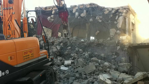 Démolir les maisons palestiniennes