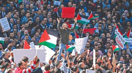 Pourquoi les Palestiniens protestent contre la nouvelle loi sur la sécurité sociale